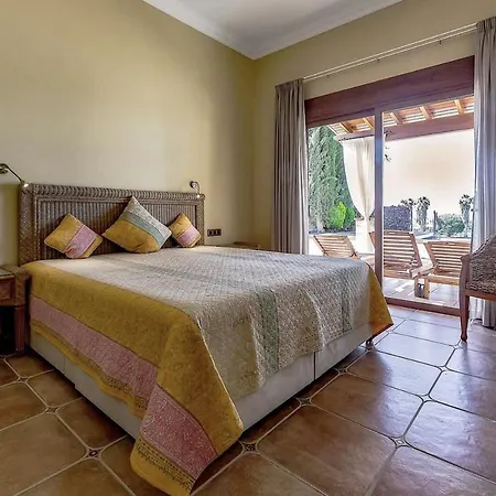 Serenity By The Villa *